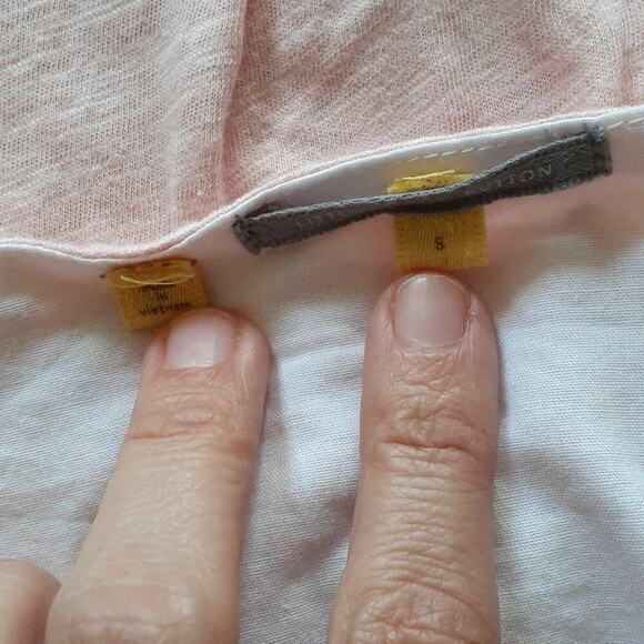 ANTHROPOLOGIE sz S top, little yellow button - Picture 5 of 5